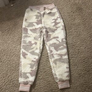 Women’s Fleece Camouflage Joggers